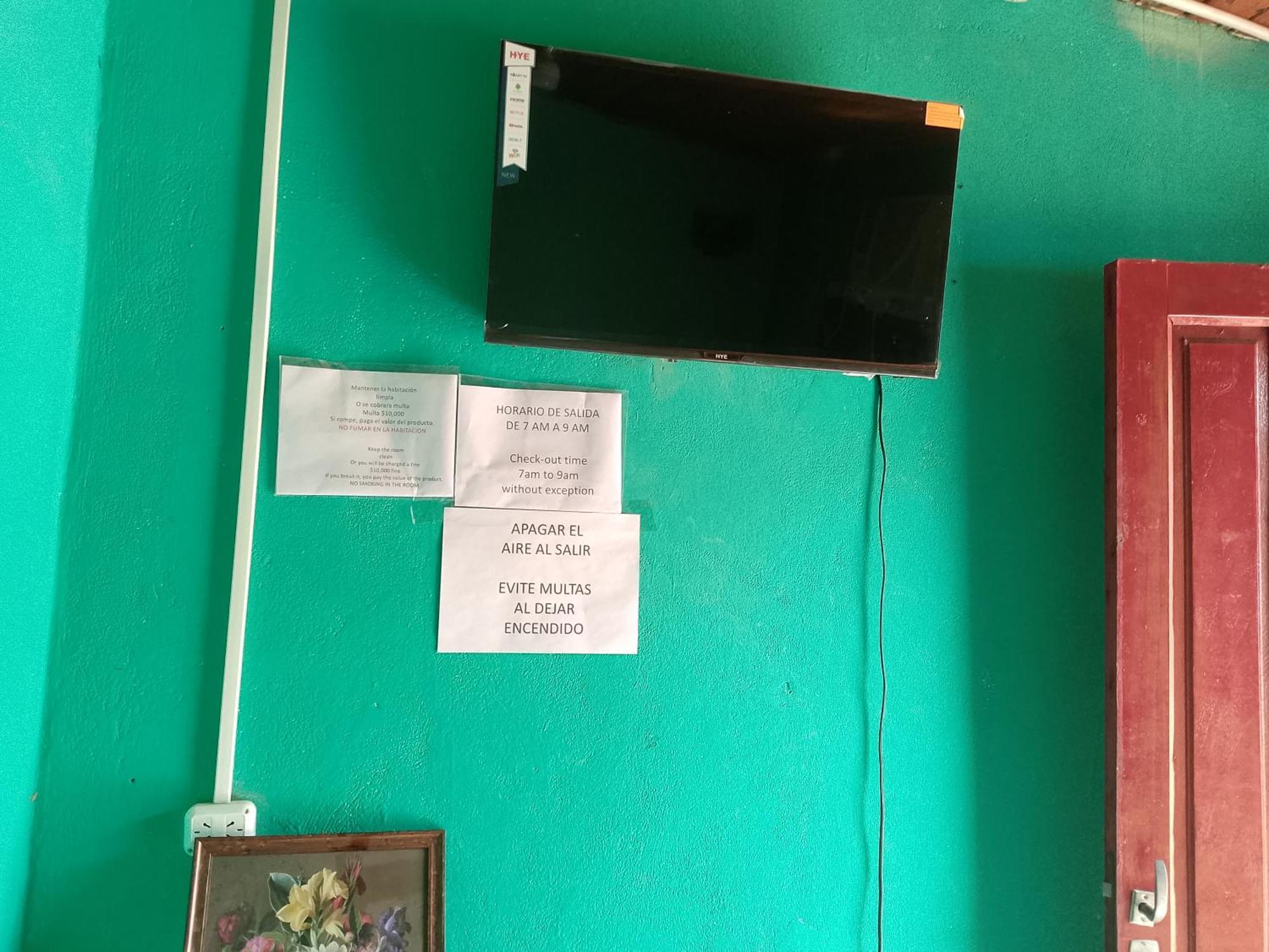 Hostel Loli 푸에르토이과수 외부 사진